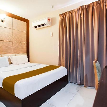 Sejati Hotel Sitiawan Extérieur photo