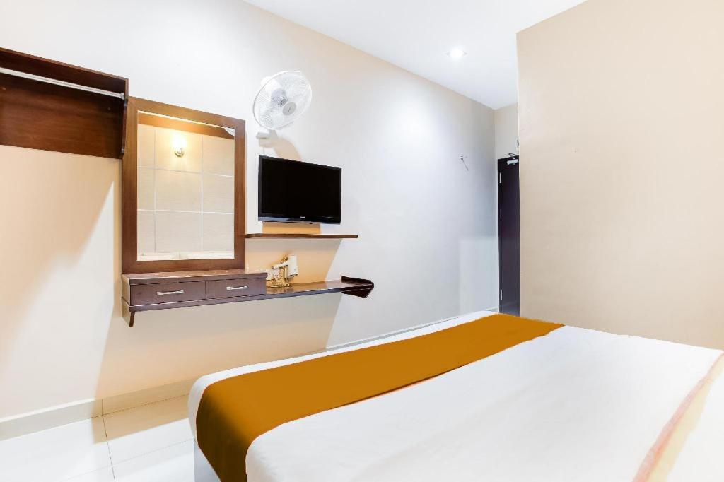 Sejati Hotel Sitiawan Extérieur photo