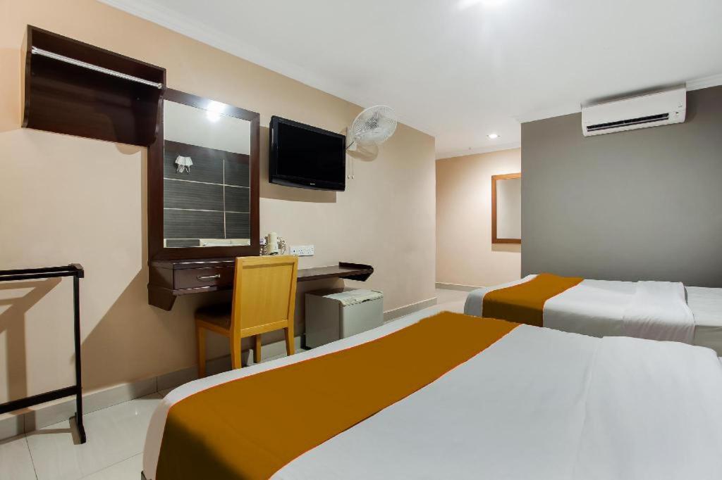 Sejati Hotel Sitiawan Extérieur photo