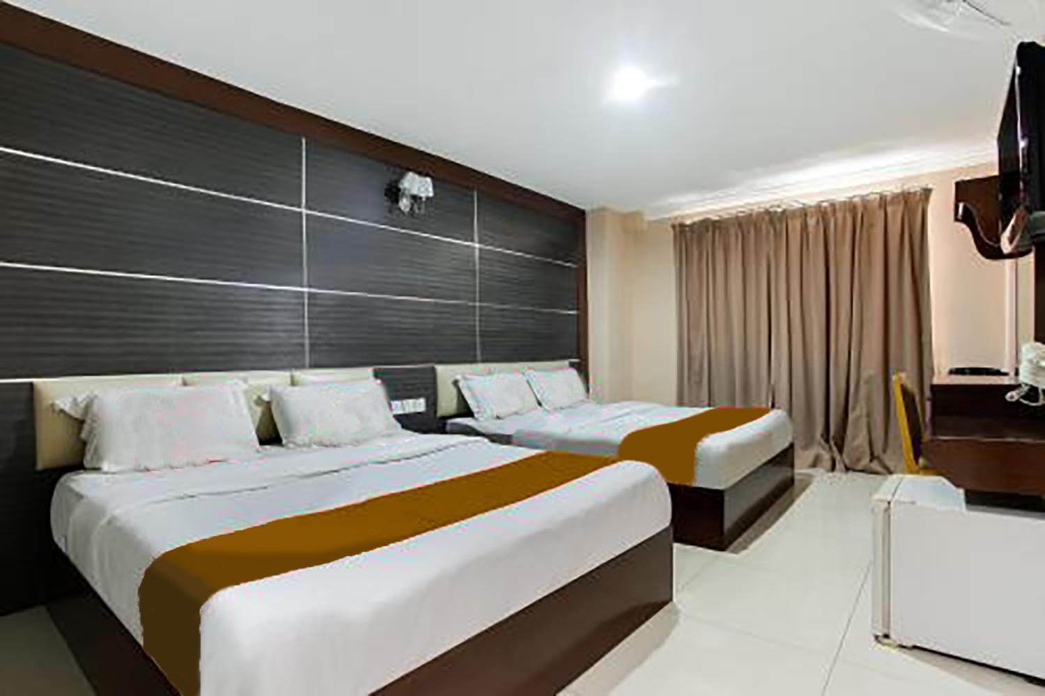 Sejati Hotel Sitiawan Extérieur photo