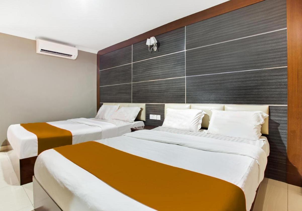 Sejati Hotel Sitiawan Extérieur photo
